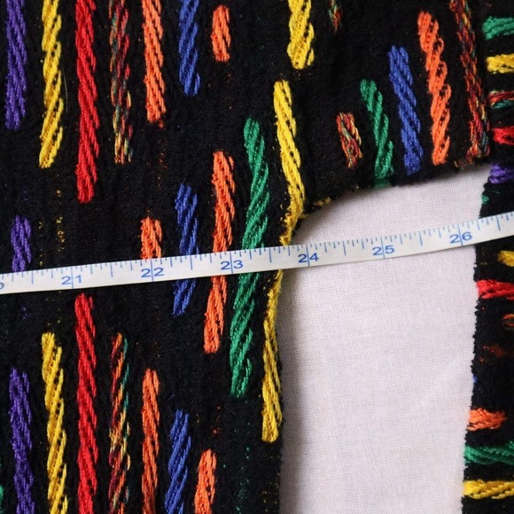 Vintage Tundra Coogi-Style 3D Knit Sweater Colorful Canada Black Geometric - Picture 5 of 5